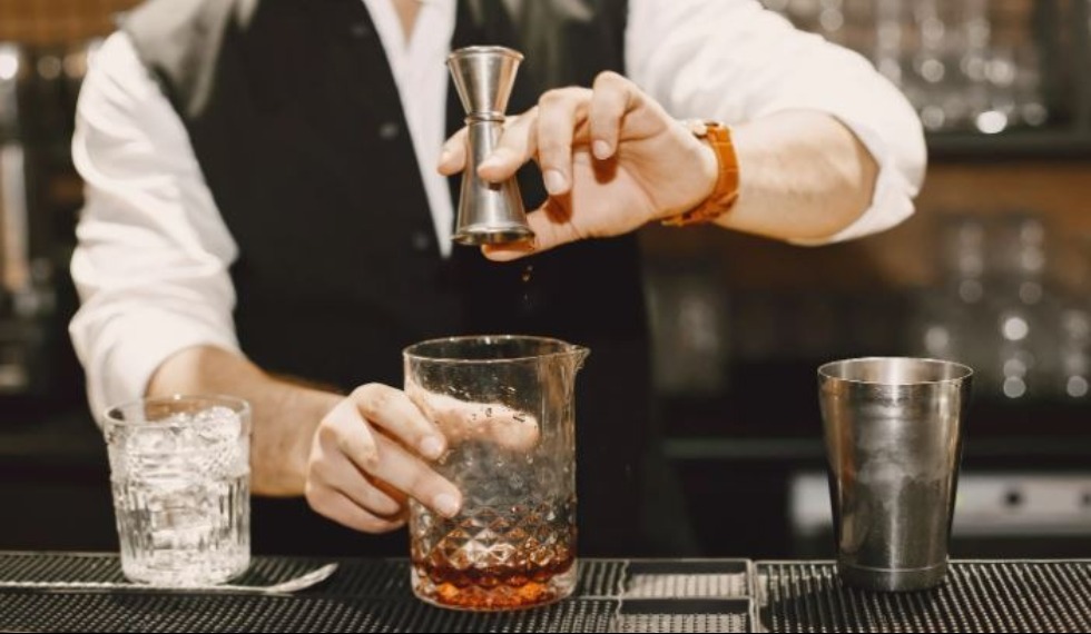 Bartender Basics: Does the Ice in Your Cocktail Really Matter