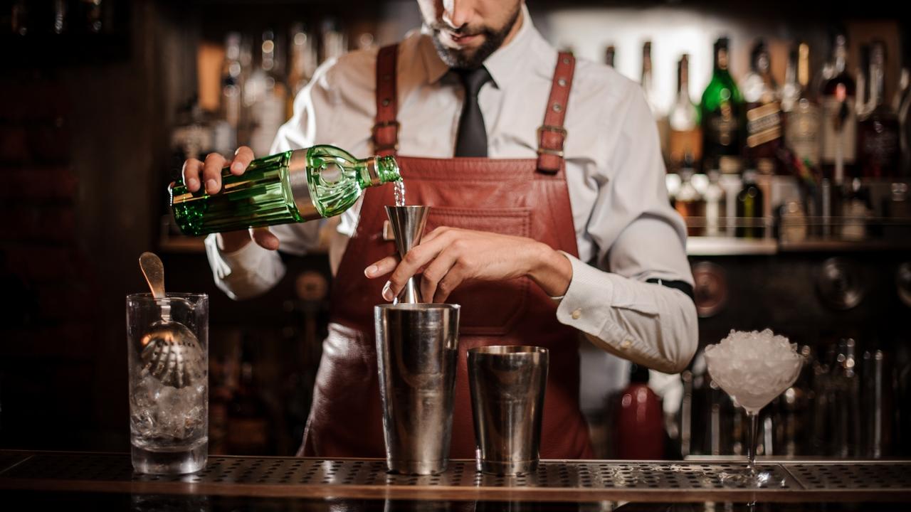 https://www.barschool.net/sites/default/files/styles/image_gallery_xl/public/images/node/article/113-bartender-measuring-cocktail-with-jigger.jpg?h=872e7fe4&itok=oVkArxoy